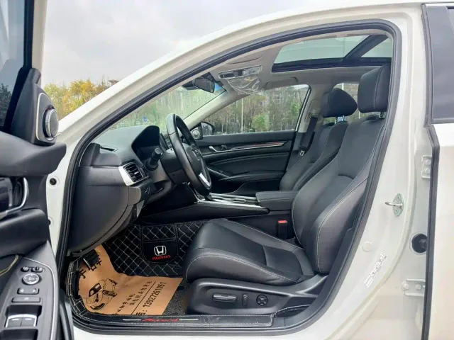 Honda Accord — Фото автомобиля 20