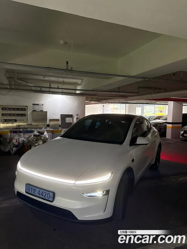 Фотография автомобиля — Tesla Model Y