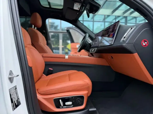 Li Auto L7 — Фото автомобиля 10