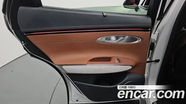 Genesis GV70 2.5T Бензин AWD — Фото автомобиля 8