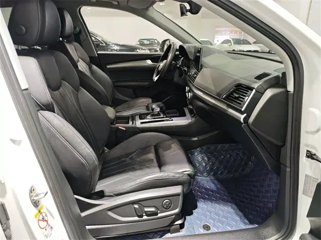 Audi Q5L — Фото автомобиля 12