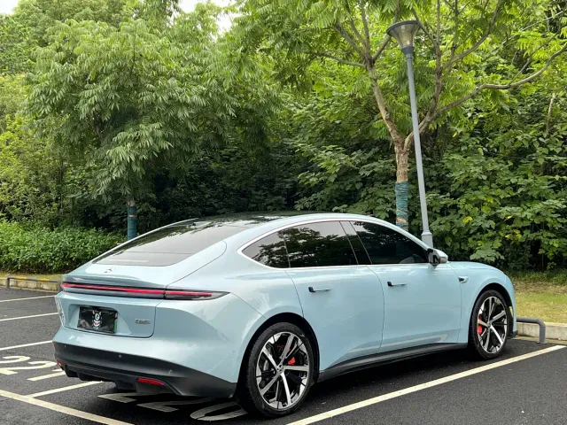 Nio ET5 — Фото автомобиля 15