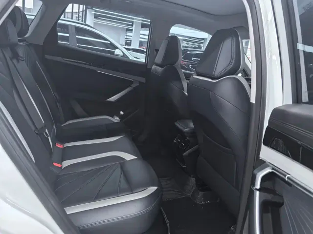 Geely Boyue L — Фото автомобиля 11