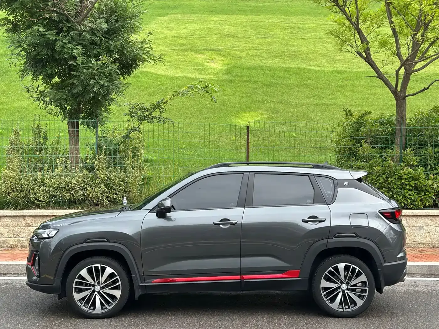 Changan Changan CS35 PLUS 2022 Model Blue Whale NE 1.4T DCT Premium — Фото автомобиля 4