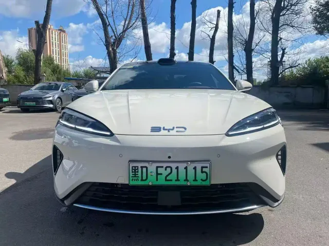 BYD Seal 07 DM-i — Фото автомобиля 2