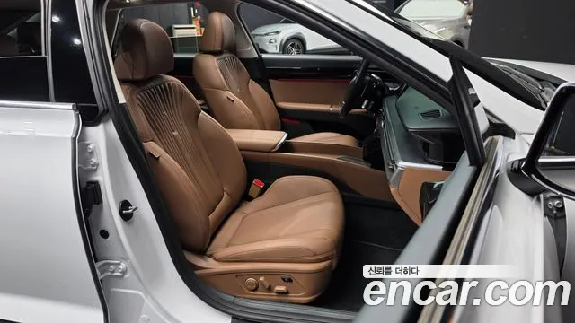 Hyundai Grandeur Grandeur (GN7) 2.5 Бензин 2WD — Фото автомобиля 24
