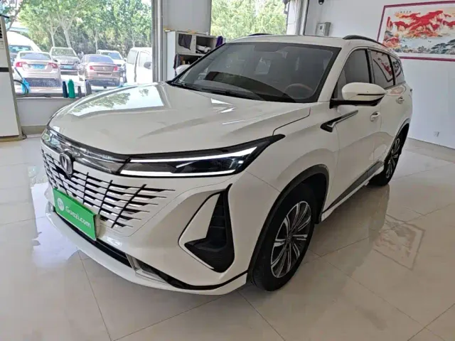 Фотография автомобиля — Changan CS75 Plus