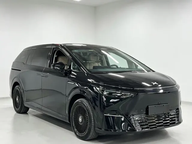 Xpeng X9 — Фото автомобиля 2