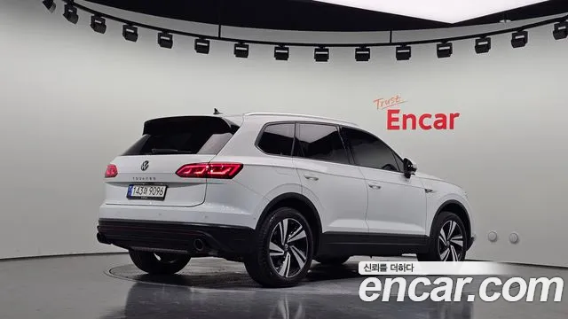 Volkswagen Touareg Touareg 3 поколение 3.0 TDI Premium — Фото автомобиля 2