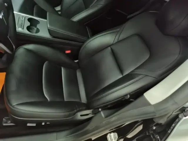 Tesla Model 3 — Фото автомобиля 14