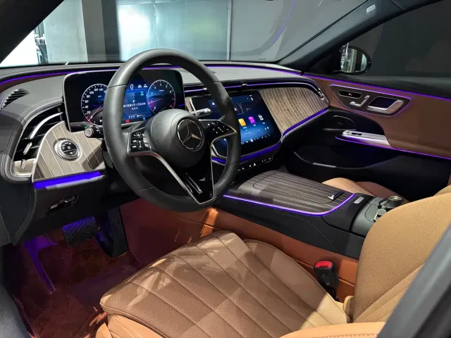 Mercedes-Benz E-Class — Фото автомобиля 8