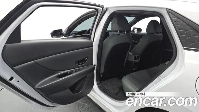 Hyundai AVANTE Новый Avante (CN7) — Фото автомобиля 5