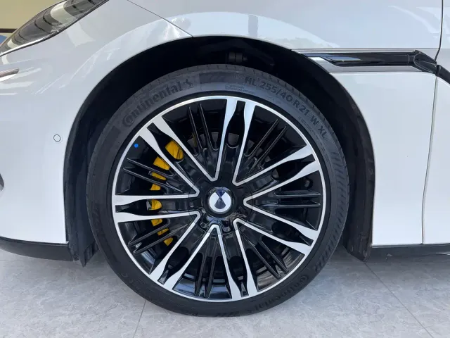 Denza Z9GT — Фото автомобиля 7
