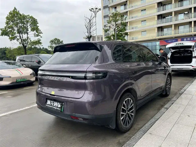 Leapmotor B10 — Фото автомобиля 9
