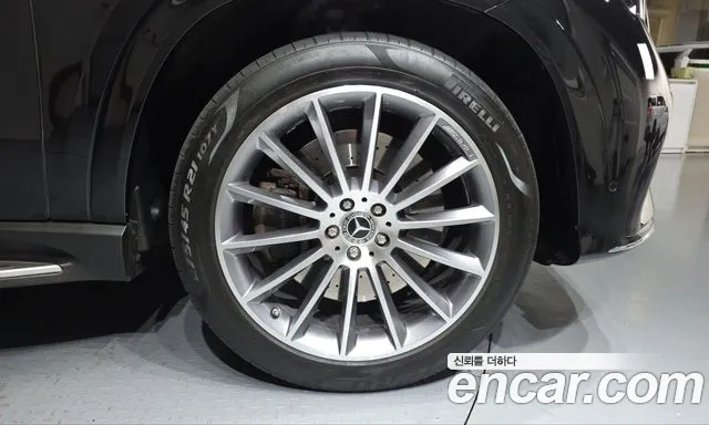 Mercedes-Benz GLE-Class — Фото автомобиля 6