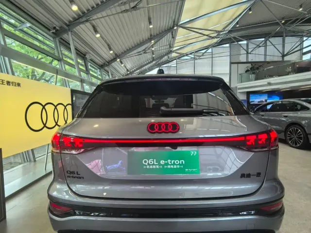 Audi Q6L e-tron — Фото автомобиля 2