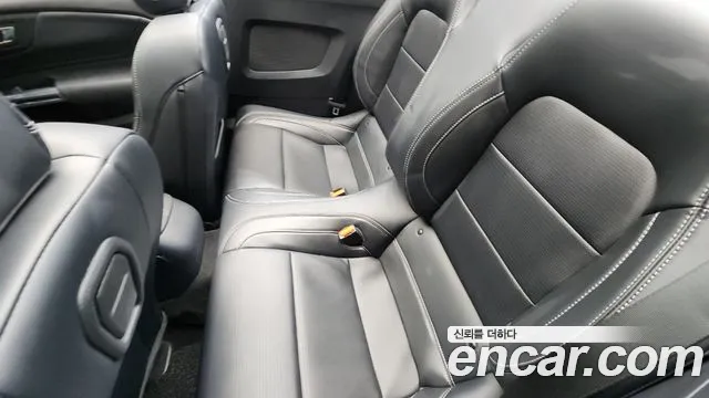 Ford Mustang Mustang 7 поколение 2.3 EcoBoost Premium Кабриолет — Фото автомобиля 12