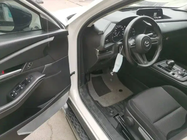 Mazda CX-30 EV — Фото автомобиля 15