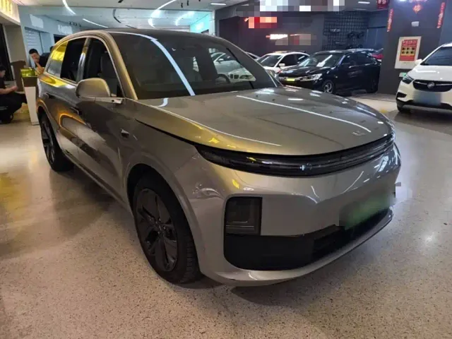 Li Auto Li Auto L6 2024 Pro — Фото автомобиля 3