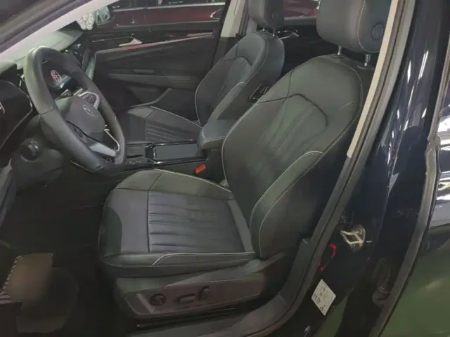 Volkswagen Passat — Фото автомобиля 14