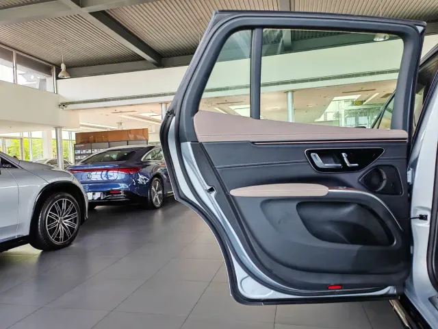 Mercedes-Benz EQS SUV — Фото автомобиля 12
