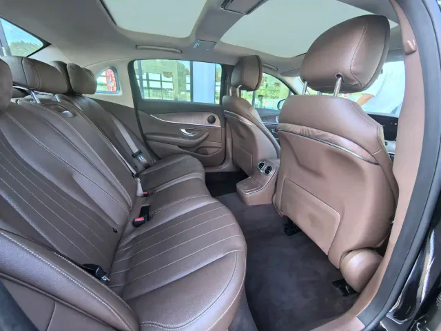 Mercedes-Benz E-Class — Фото автомобиля 7