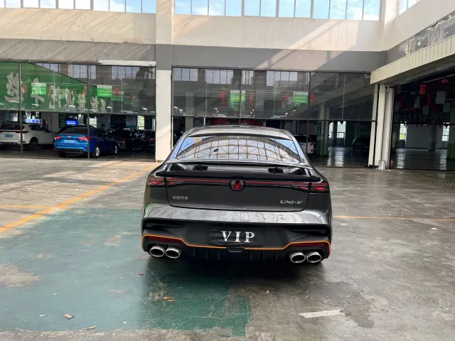 Changan UNI-V — Фото автомобиля 10