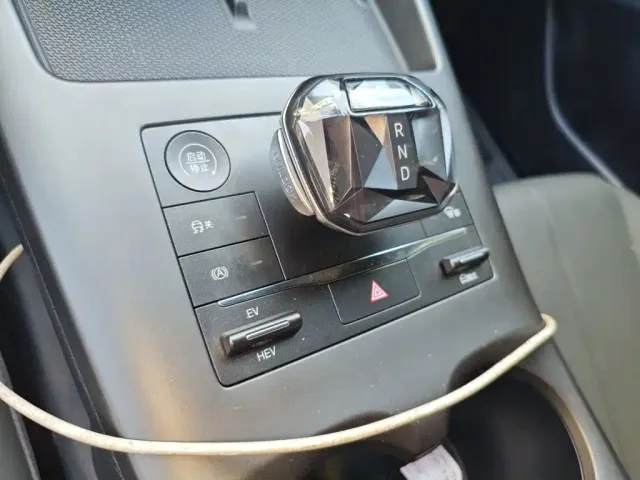 BYD Qin PLUS — Фото автомобиля 10