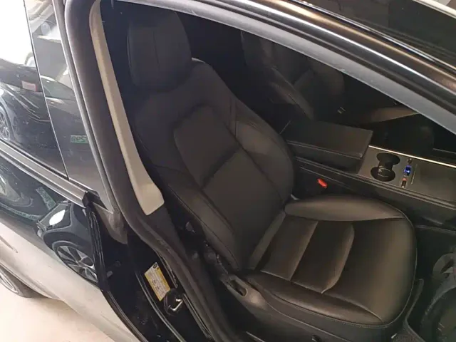 Tesla Model Y — Фото автомобиля 24