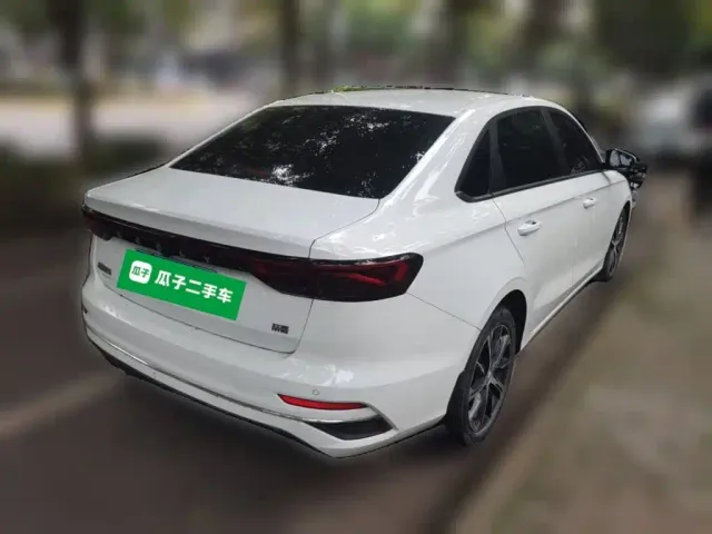 Geely Emgrand — Фото автомобиля 4