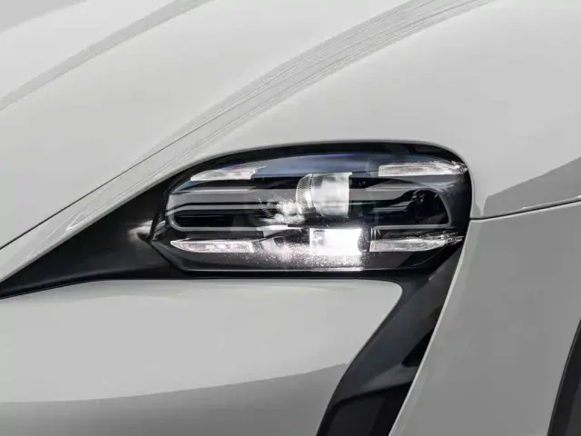Porsche Taycan — Фото автомобиля 3