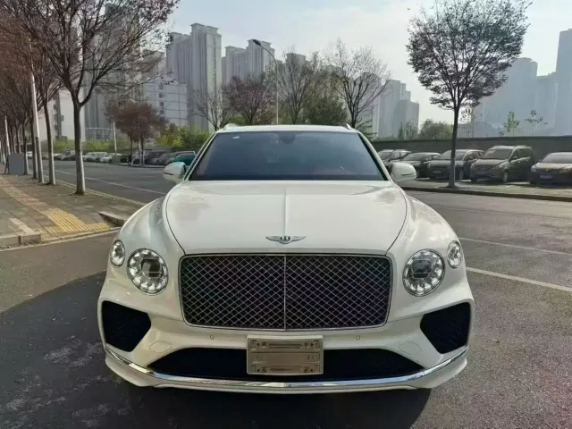 Фотография автомобиля — Bentley Bentayga