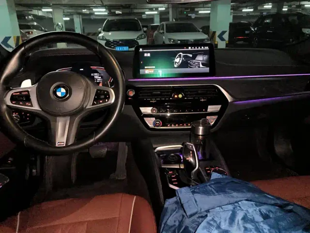 BMW 5 Series — Фото автомобиля 12