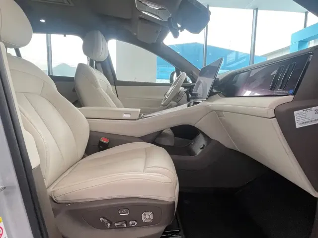 Denza Denza N8L 2025 Standard — Фото автомобиля 14