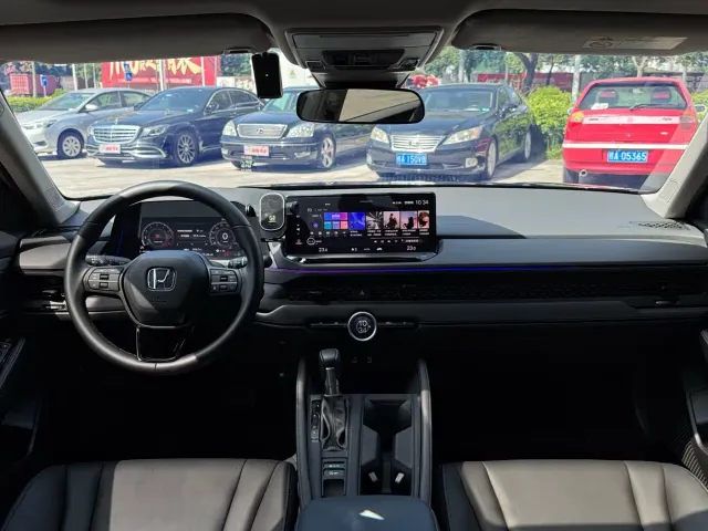 Honda Accord — Фото автомобиля 16