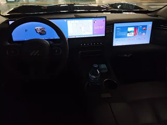 IM Motors LS6 — Фото автомобиля 12
