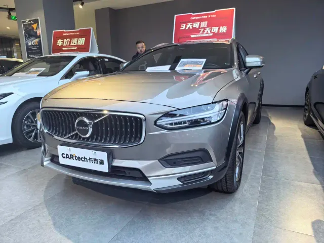 Фотография автомобиля — Volvo V90