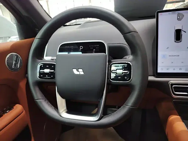Li Auto L7 — Фото автомобиля 10