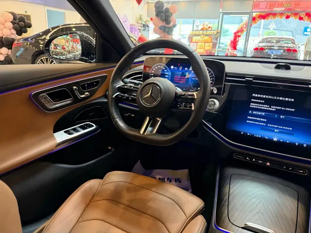 Mercedes-Benz E-Class — Фото автомобиля 18