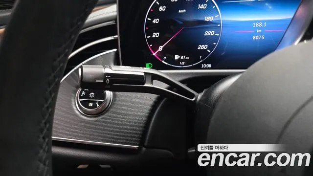 Mercedes-Benz E-Class — Фото автомобиля 25