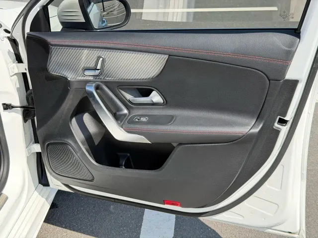 Mercedes-Benz A-Class — Фото автомобиля 16
