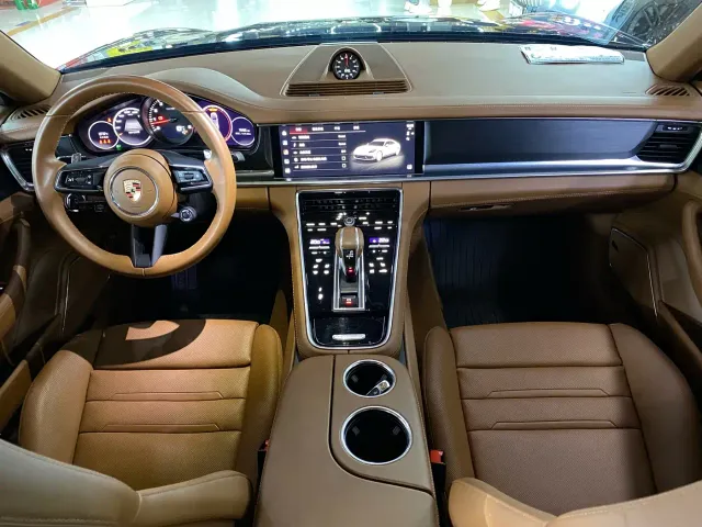 Porsche Panamera — Фото автомобиля 12