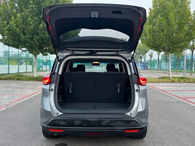 Chevrolet Orlando — Фото автомобиля 5