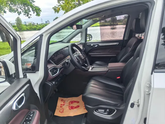 GAC Trumpchi M6 — Фото автомобиля 5