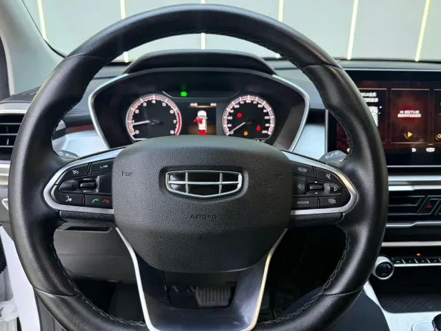 Geely Binyue — Фото автомобиля 9