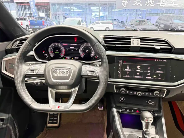 Audi Q3 — Фото автомобиля 13