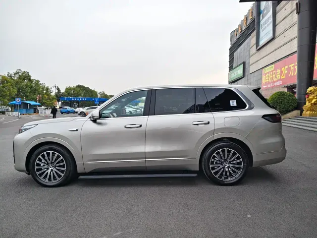 Geely Galaxy M9 — Фото автомобиля 9