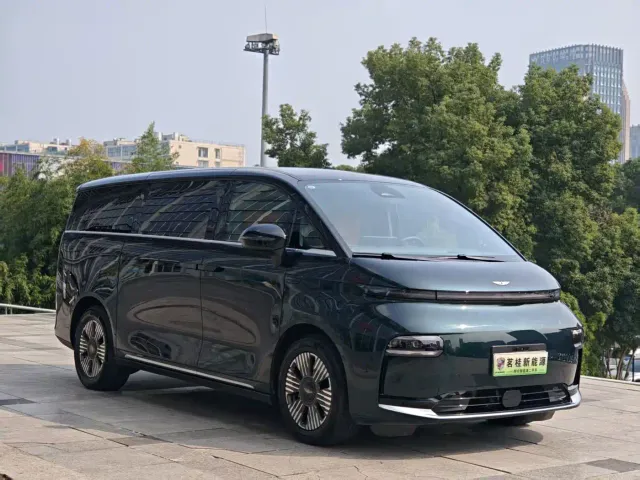 Geely Yizhen L380 — Фото автомобиля 7