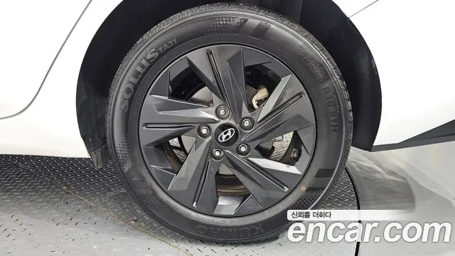 Hyundai Avante CN7 — Фото автомобиля 6