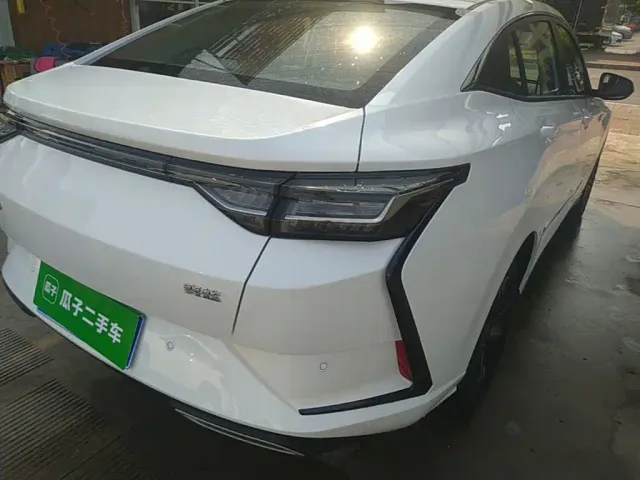 Dongfeng Yixuan — Фото автомобиля 7